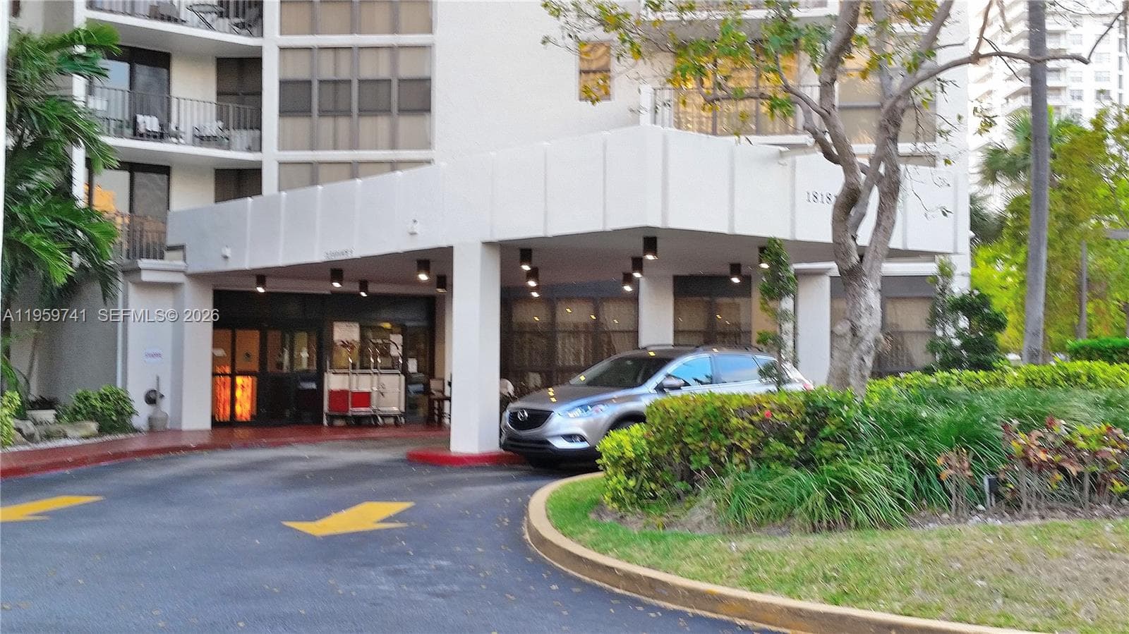 Porte Cochere