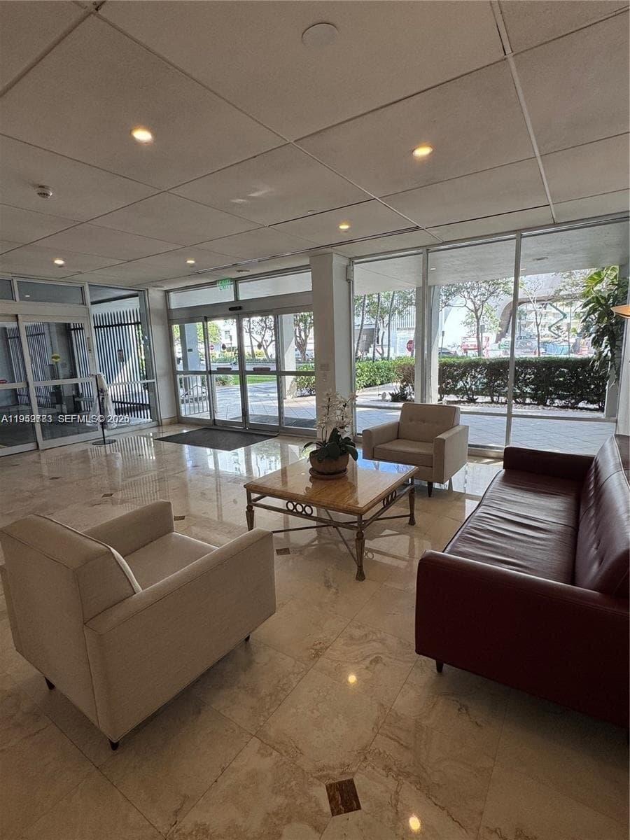BRICKELL BISCAYNE CONDO · #8L in Miami - Photo 2