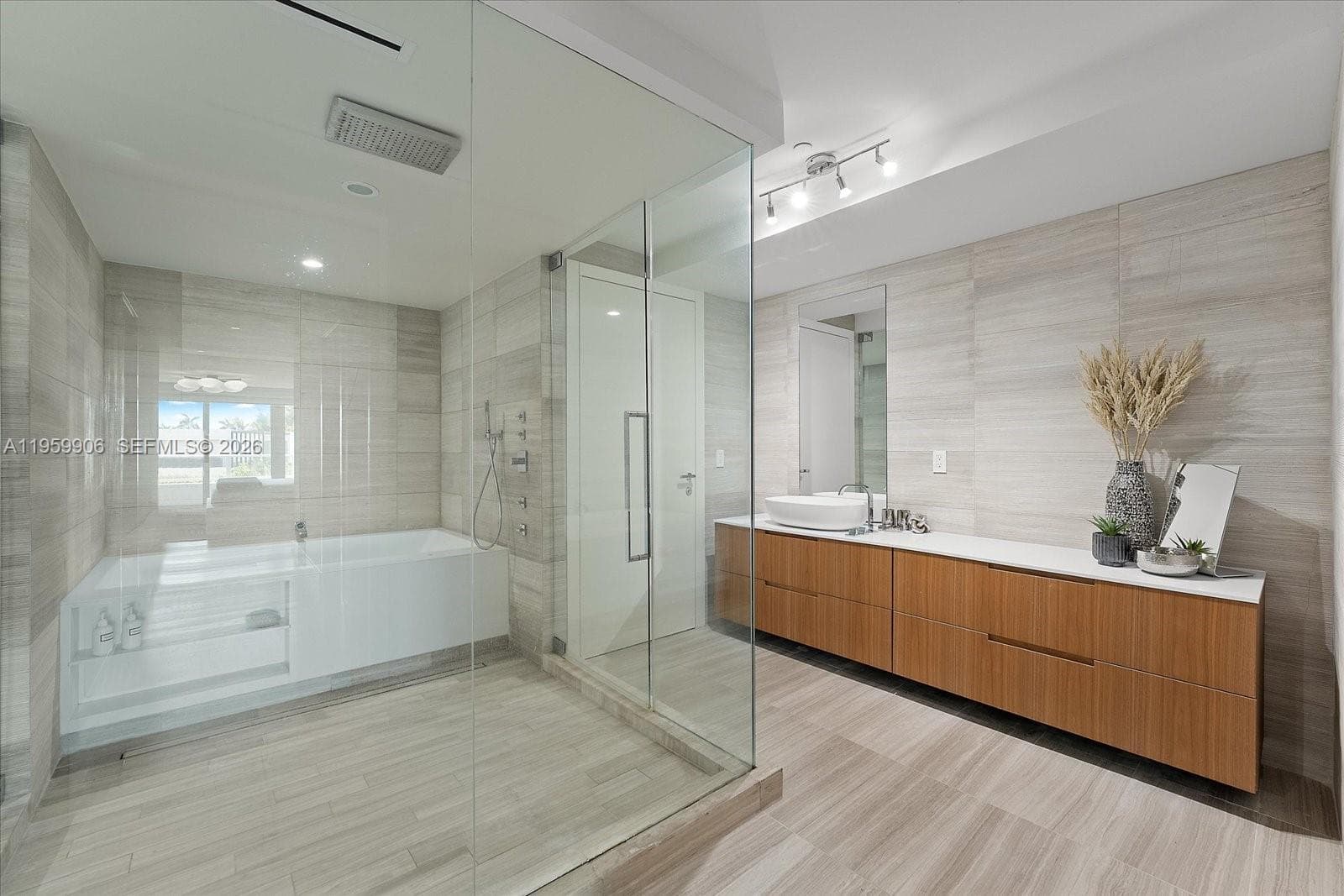 Ritz-Carlton Residences Miami Beach · #217 in Miami Beach - Photo 15