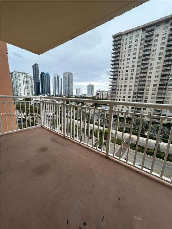 WINSTON TOWERS 200 · #609 in Sunny Isles Beach - Photo 3