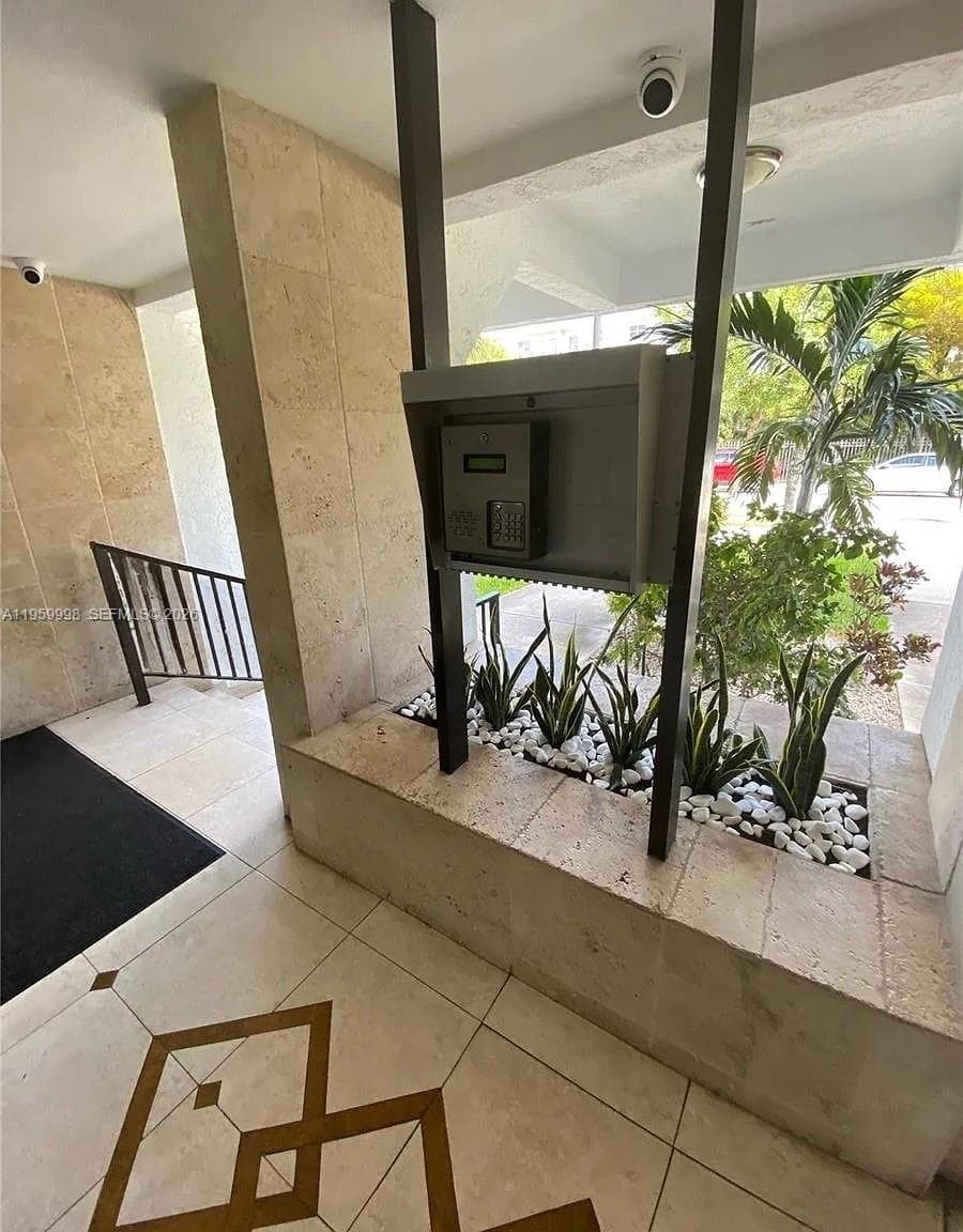 CARIBBEAN BREEZE CONDO · #158 in Sunny Isles Beach - Photo 2