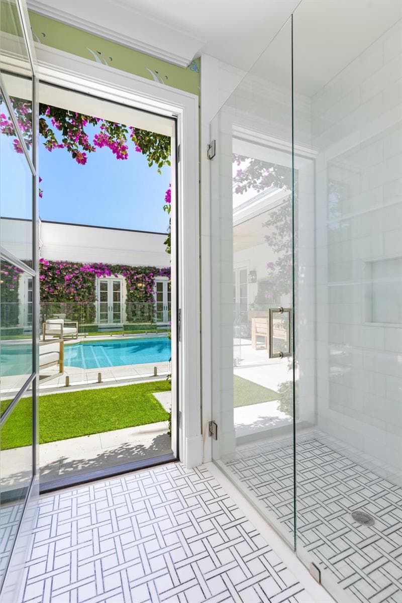 Guest Bath 3 to Pool
