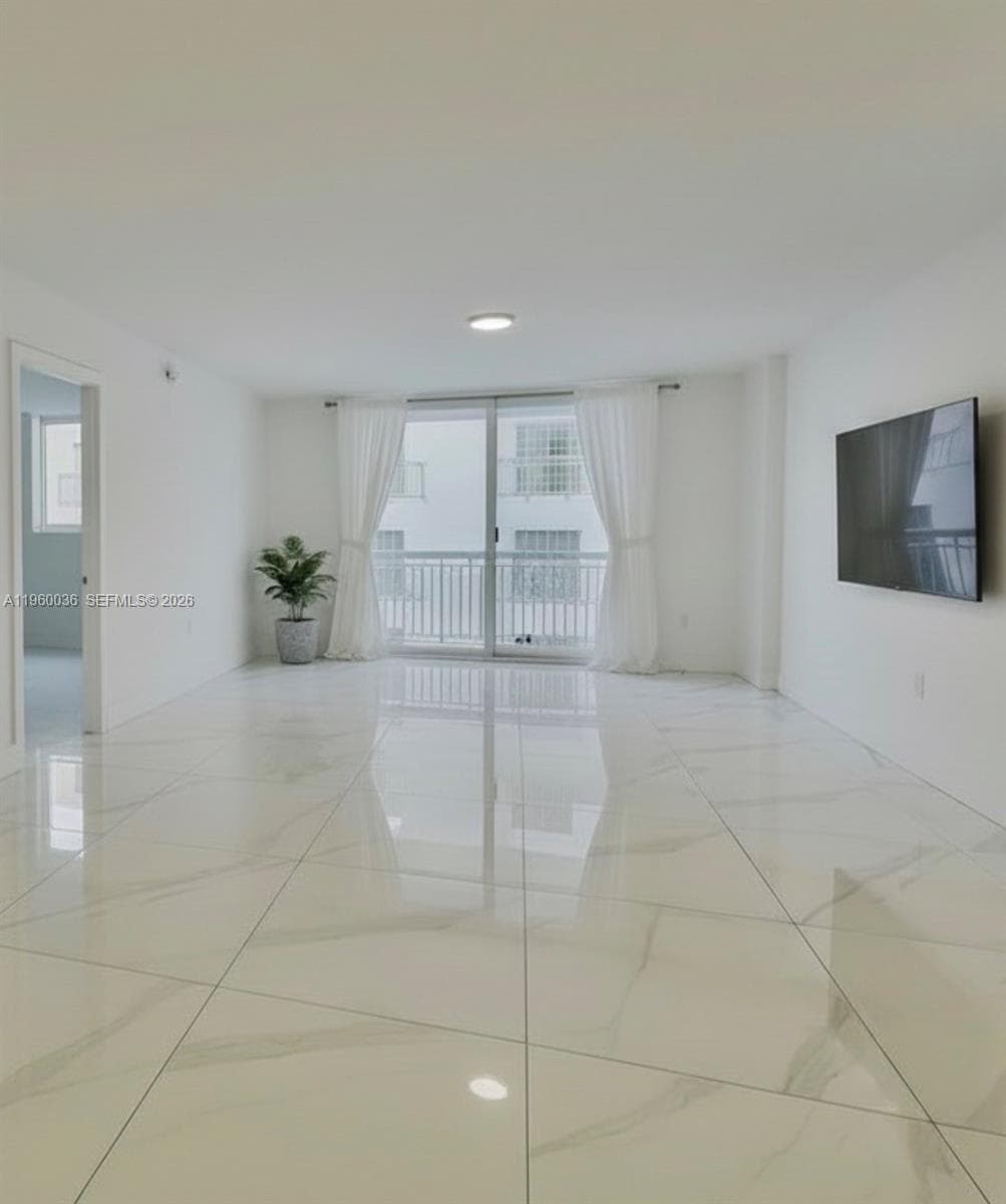 THE PRESIDENTIAL CONDO · #323 in Miami Beach - Photo 2