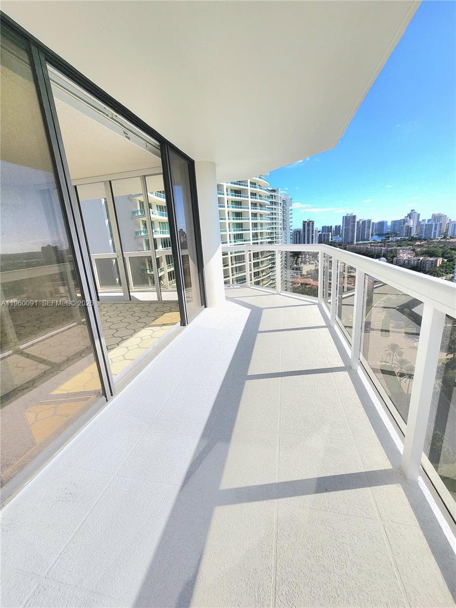 The Landmark · #2505 in Aventura - Photo 4