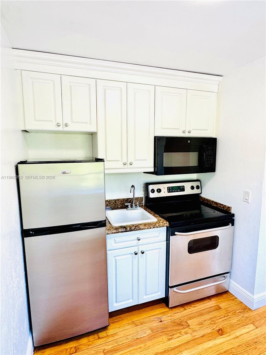 KEN MAE GARDEN CONDO · #8 in Miami Beach - Photo 6