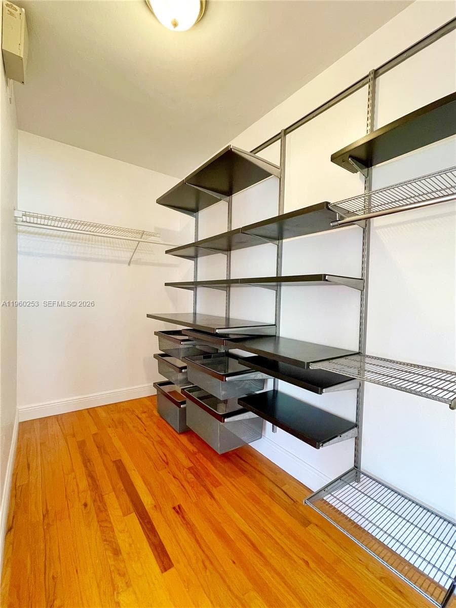 KEN MAE GARDEN CONDO · #8 in Miami Beach - Photo 8