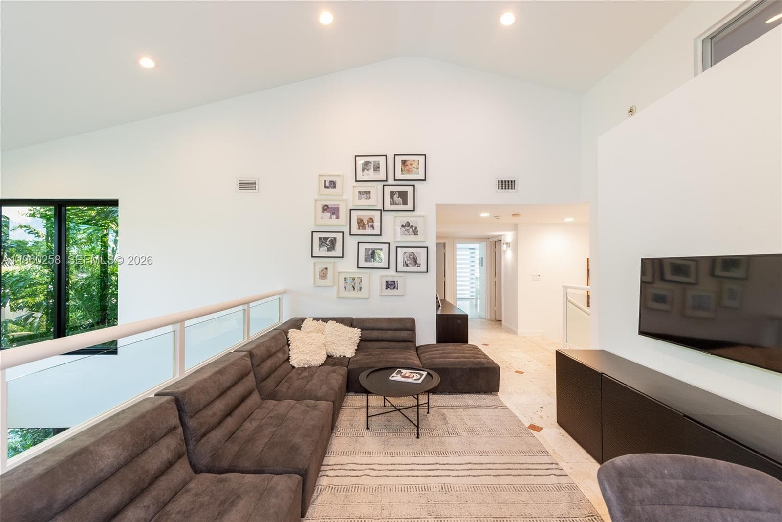 650 Curtiswood Dr photo 18