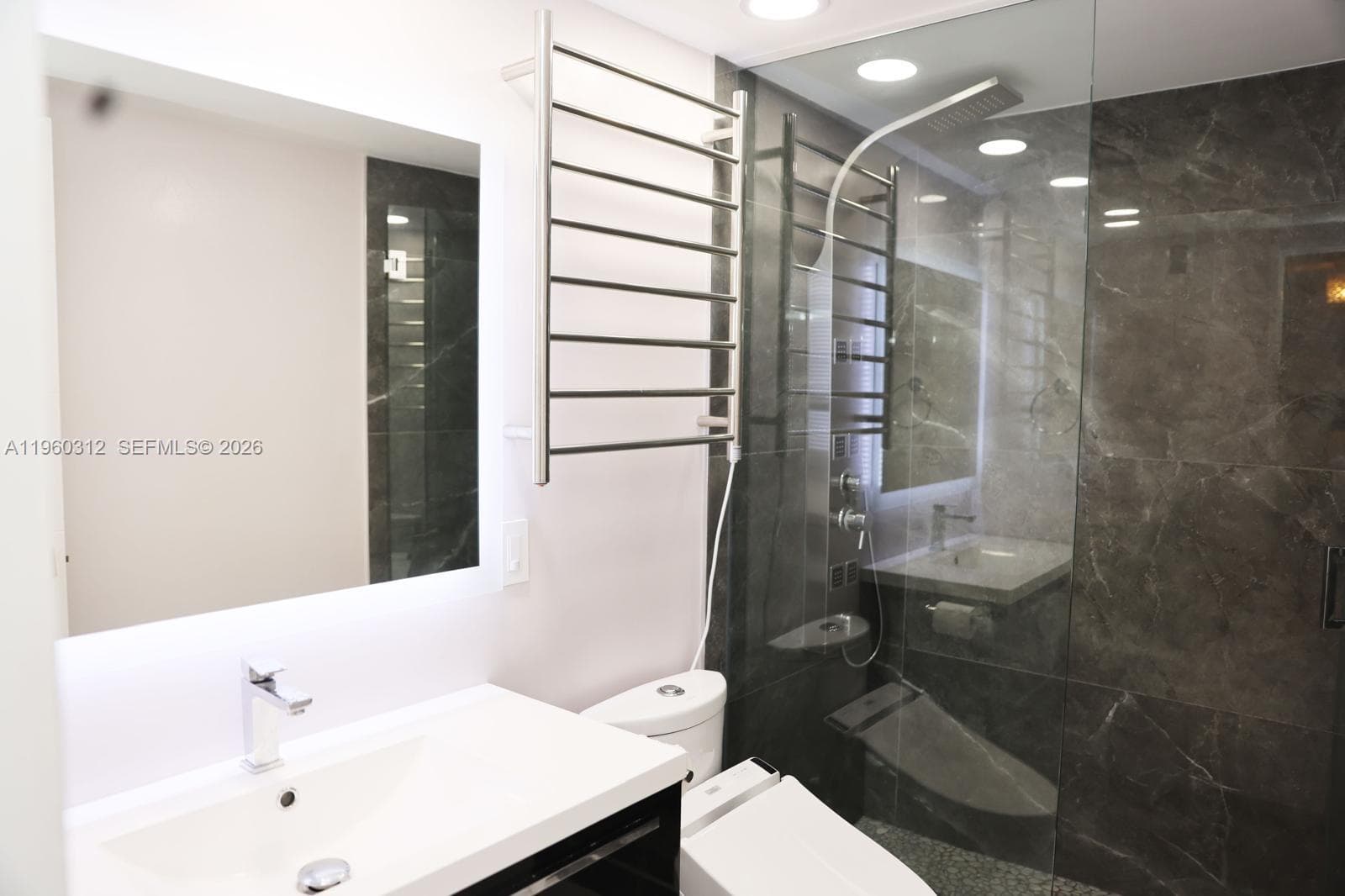 RESIDENCES ON HOLLYWOOD B · #1131 in Hollywood - Photo 6