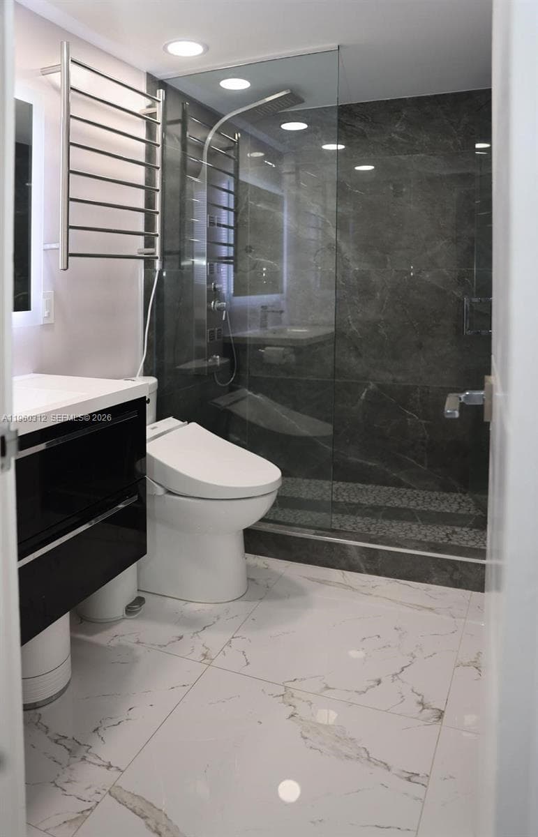 RESIDENCES ON HOLLYWOOD B · #1131 in Hollywood - Photo 4