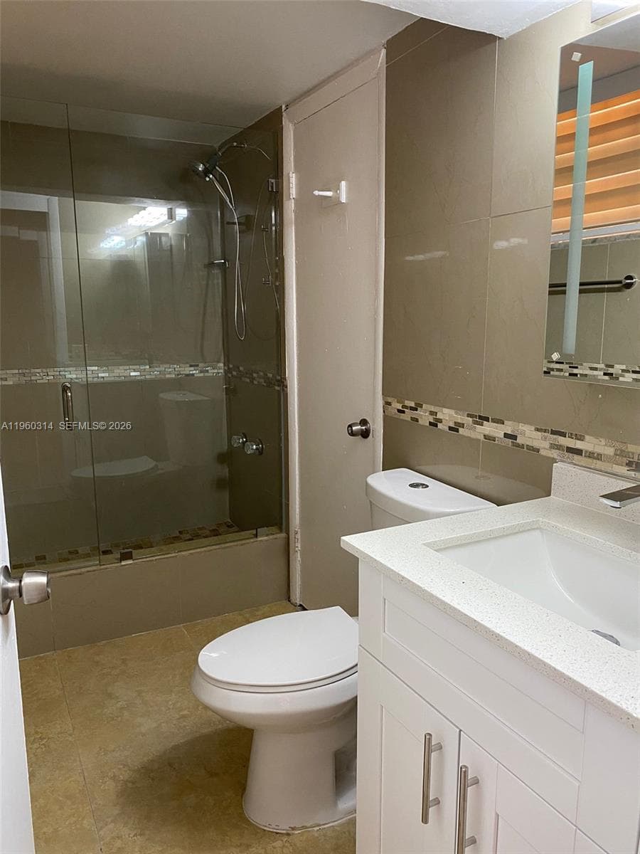 FOREVER ELEGANT CONDO · #101 in North Miami - Photo 6
