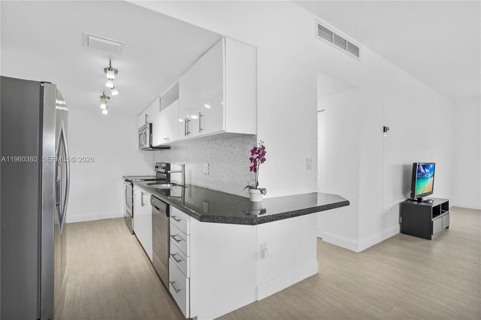ARLEN HOUSE WEST CONDO · #125 in Sunny Isles Beach - Photo 8