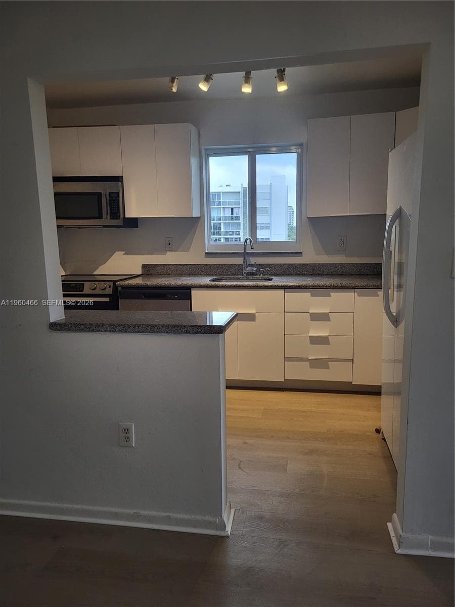 CHATILLON HALL CONDOMINIU · #503 in Bay Harbor Islands - Photo 6