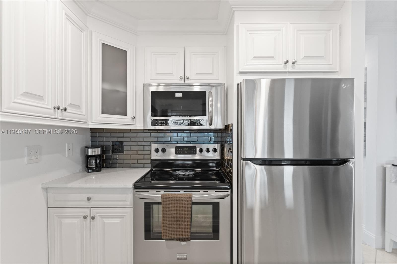ROLEN LAKE · #18G in Hallandale Beach - Photo 2