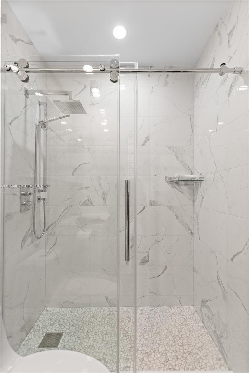 ROLEN LAKE · #18G in Hallandale Beach - Photo 21