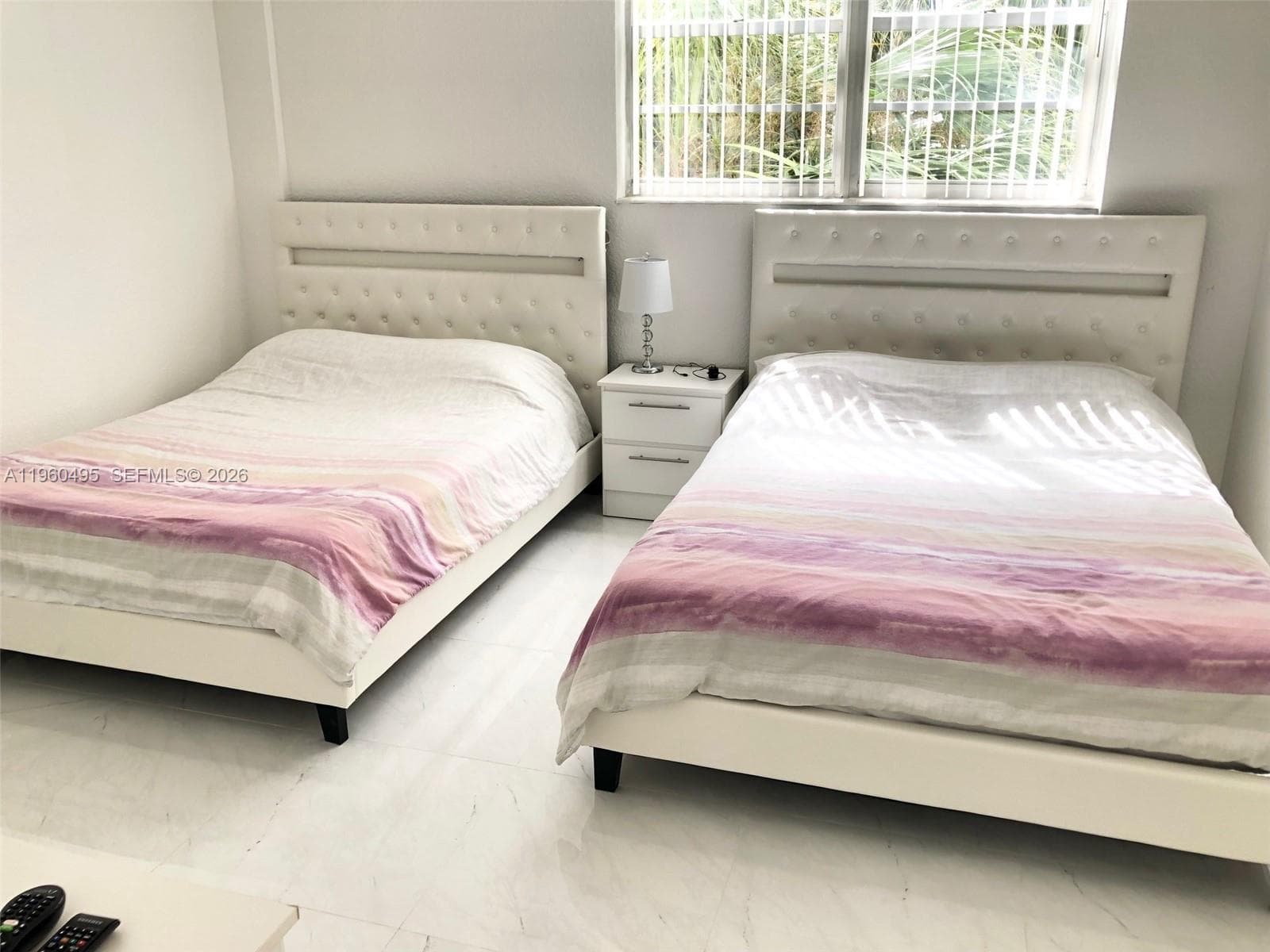 2 queen beds