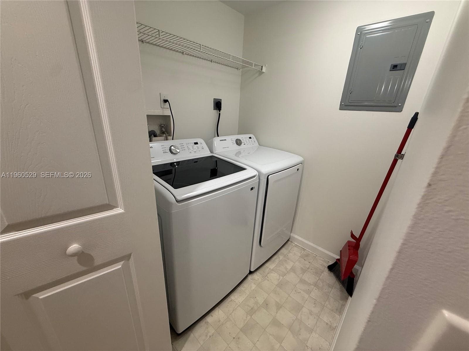 New washer/Dryer in unit