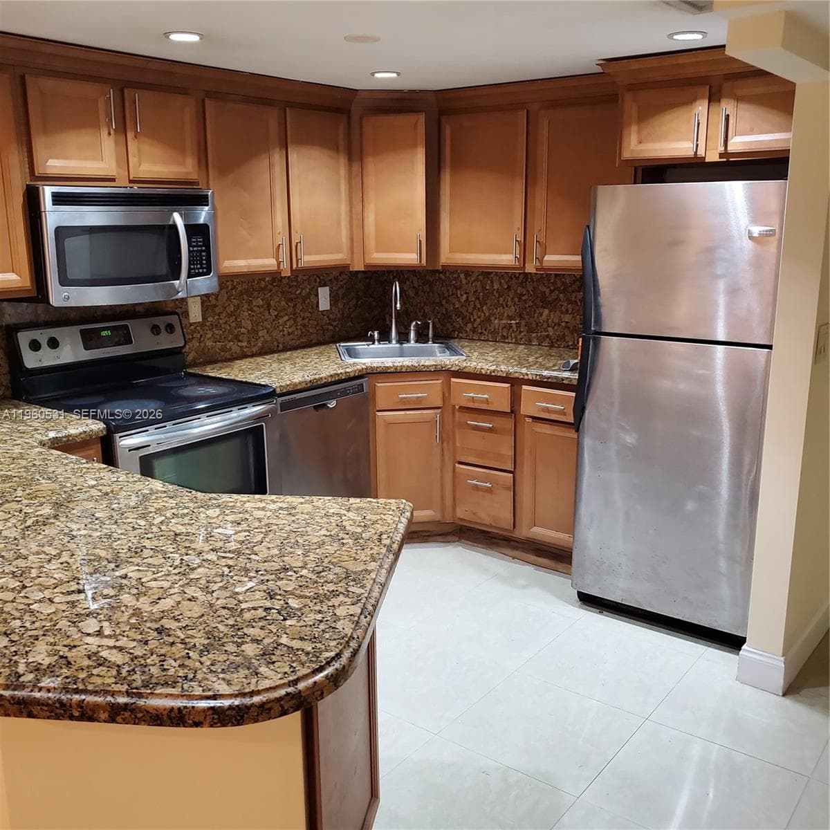 OCEANVIEW PARK CONDO · #416 in Hallandale Beach - Photo 6