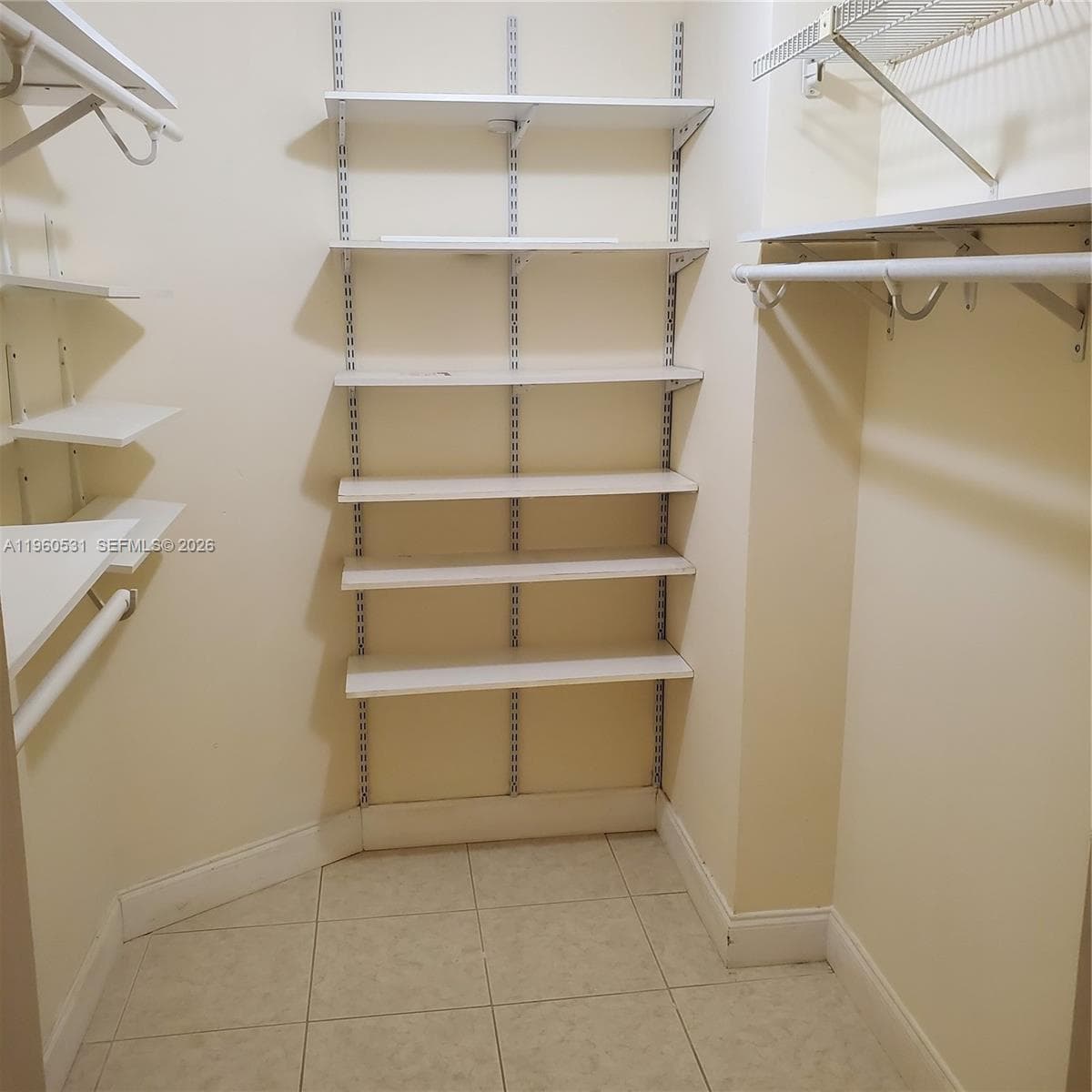 OCEANVIEW PARK CONDO · #416 in Hallandale Beach - Photo 12