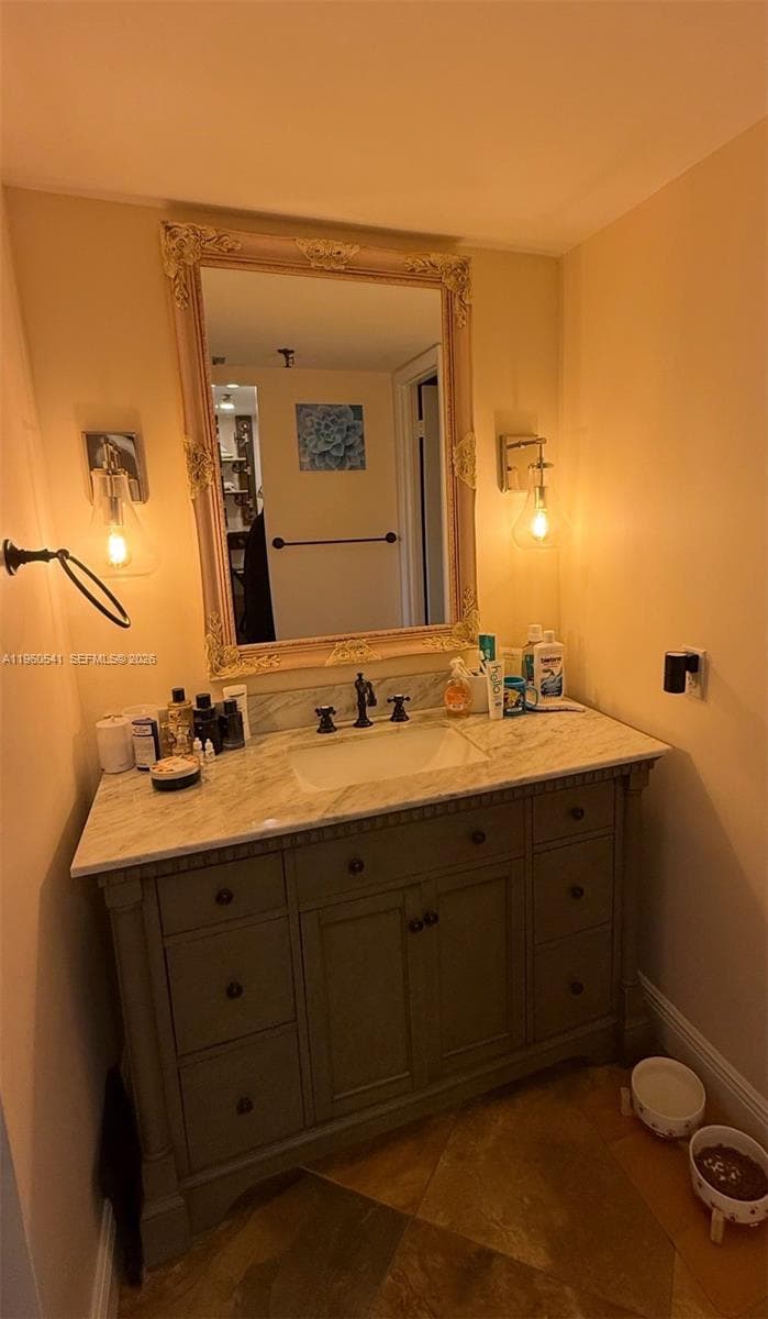 GOLDEN WEST CONDO · #903 in Miami Beach - Photo 5