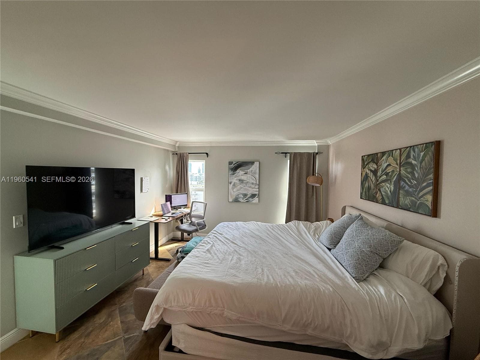 GOLDEN WEST CONDO · #903 in Miami Beach - Photo 9
