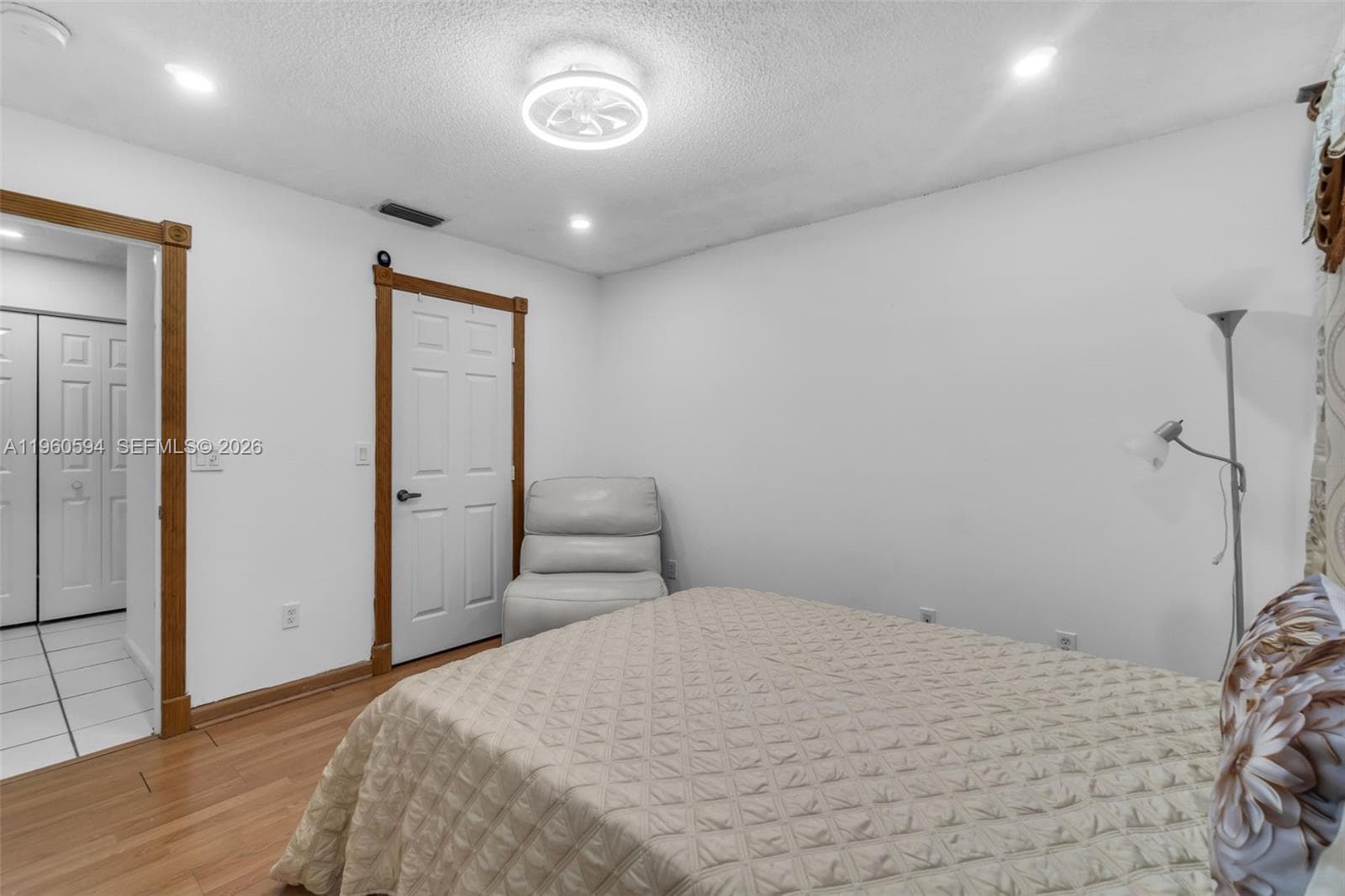 2590 SE 7th Pl photo 25