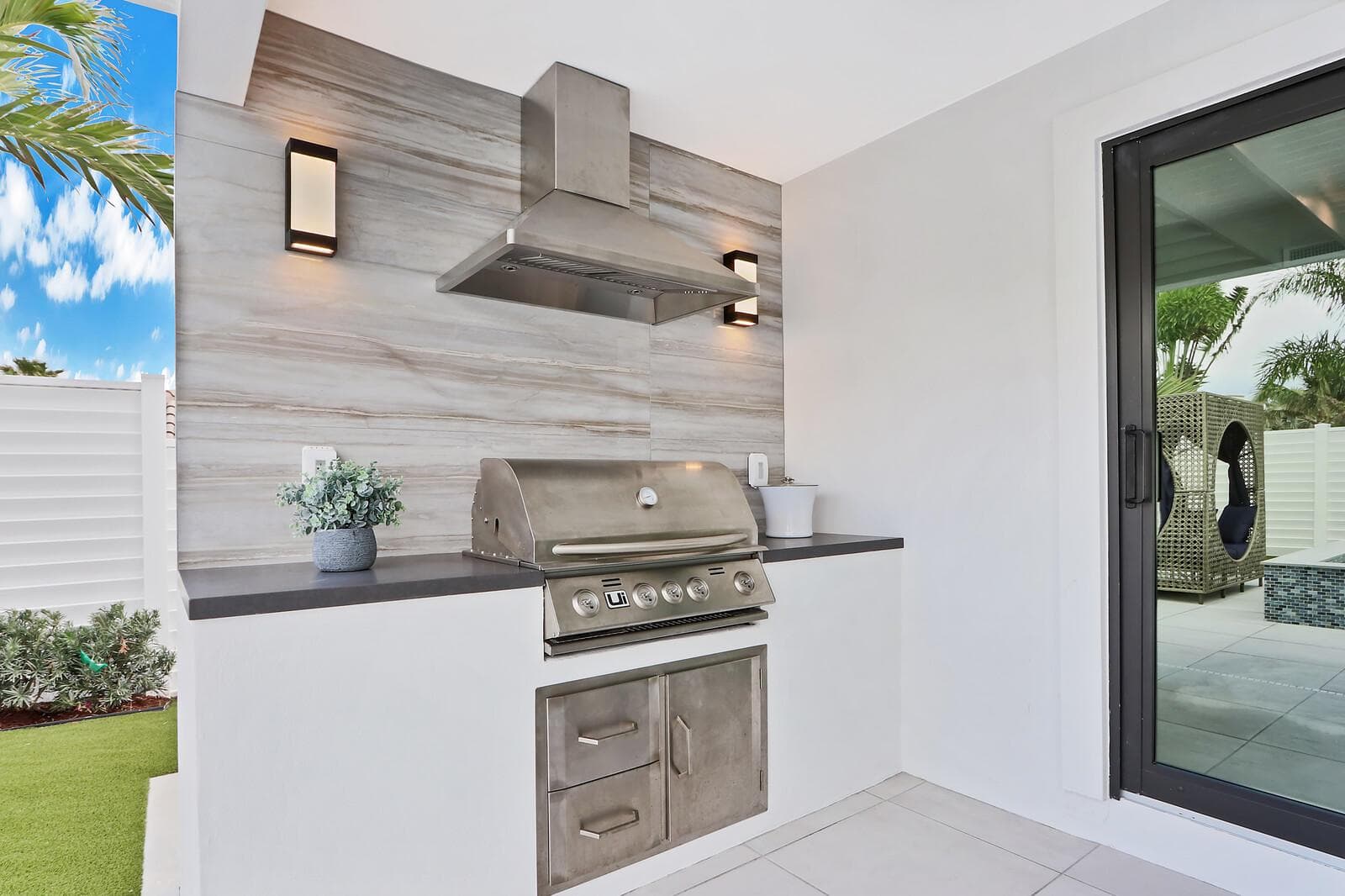 Outdoor kitchen
