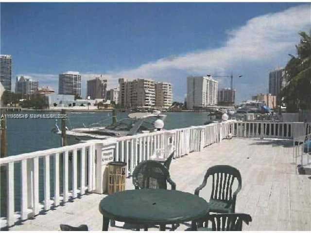 BAY DRIVE CONDO · #13 in Miami Beach - Photo 5
