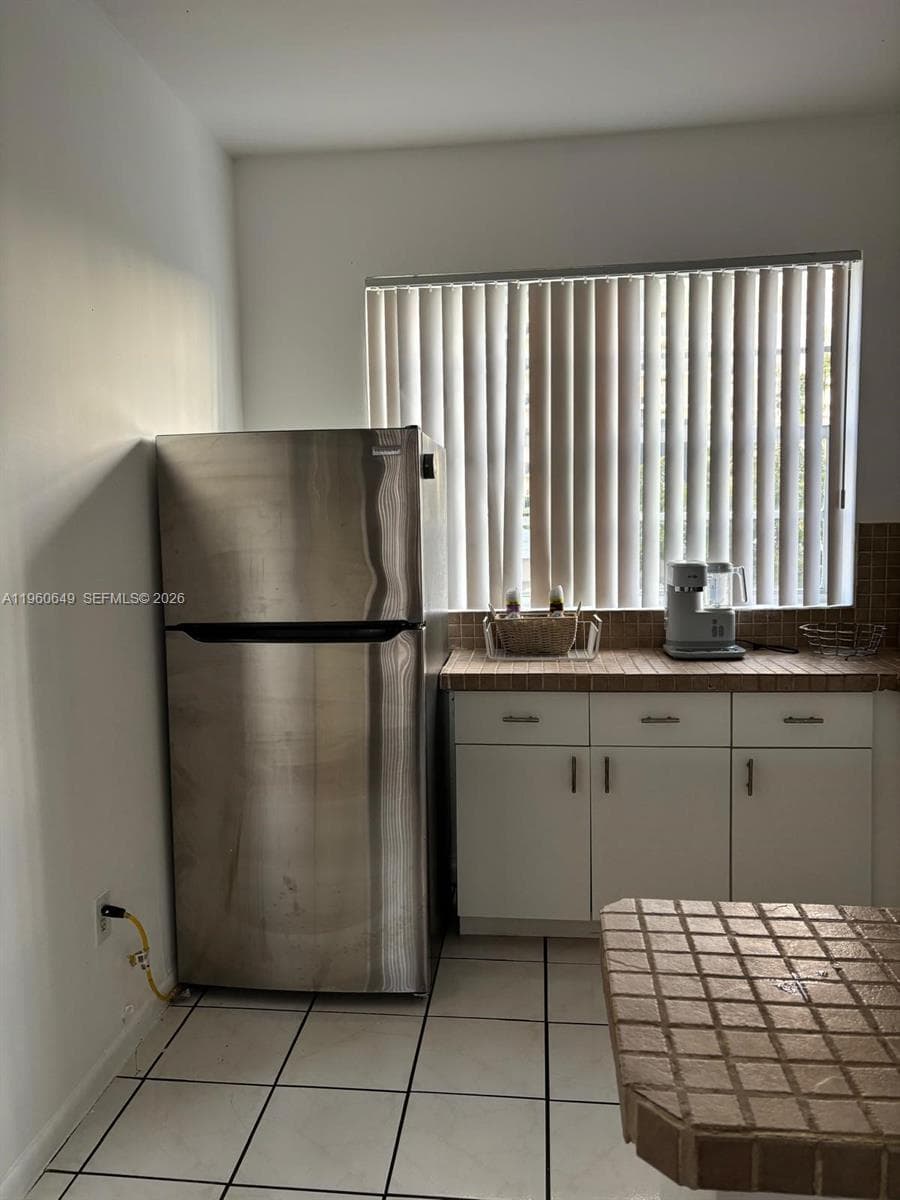 BAY DRIVE CONDO · #13 in Miami Beach - Photo 11