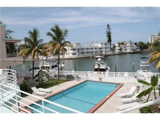 BAY DRIVE CONDO · #13 in Miami Beach - Photo 8