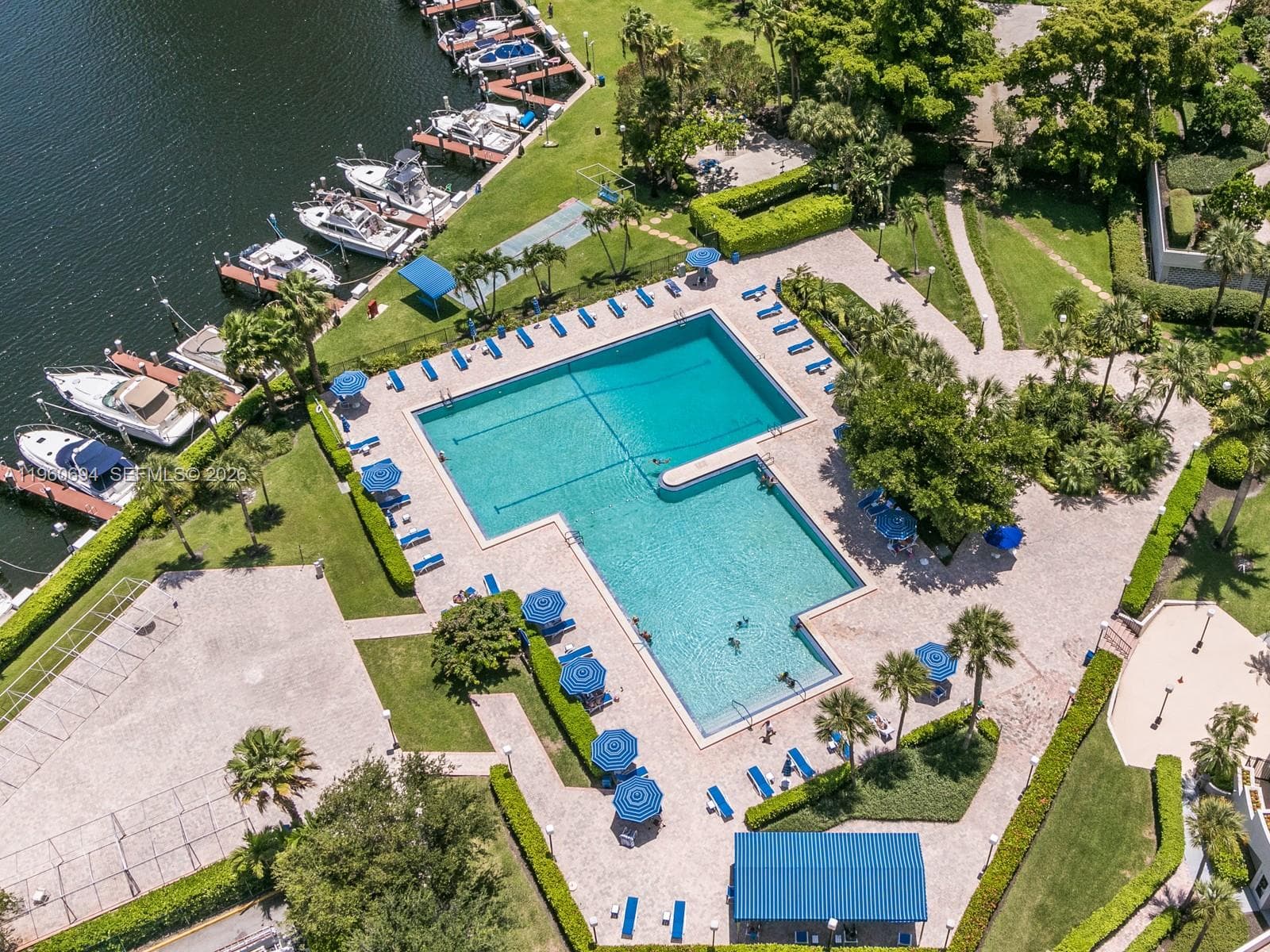 OLYMPUS CONDO · #411 in Hallandale Beach - Photo 3