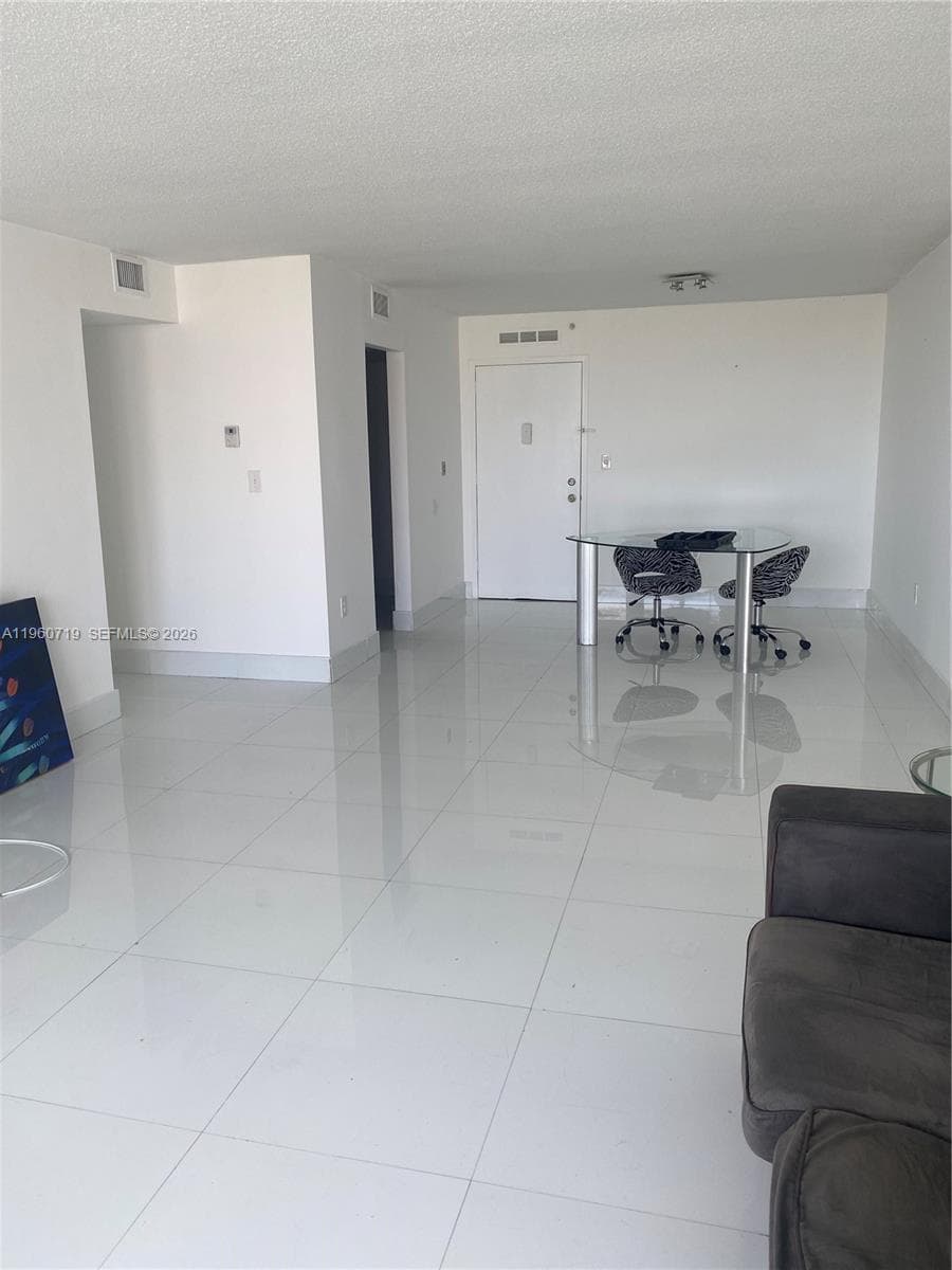 COMMODORE PLAZA CONDO · #909 in Aventura - Photo 2