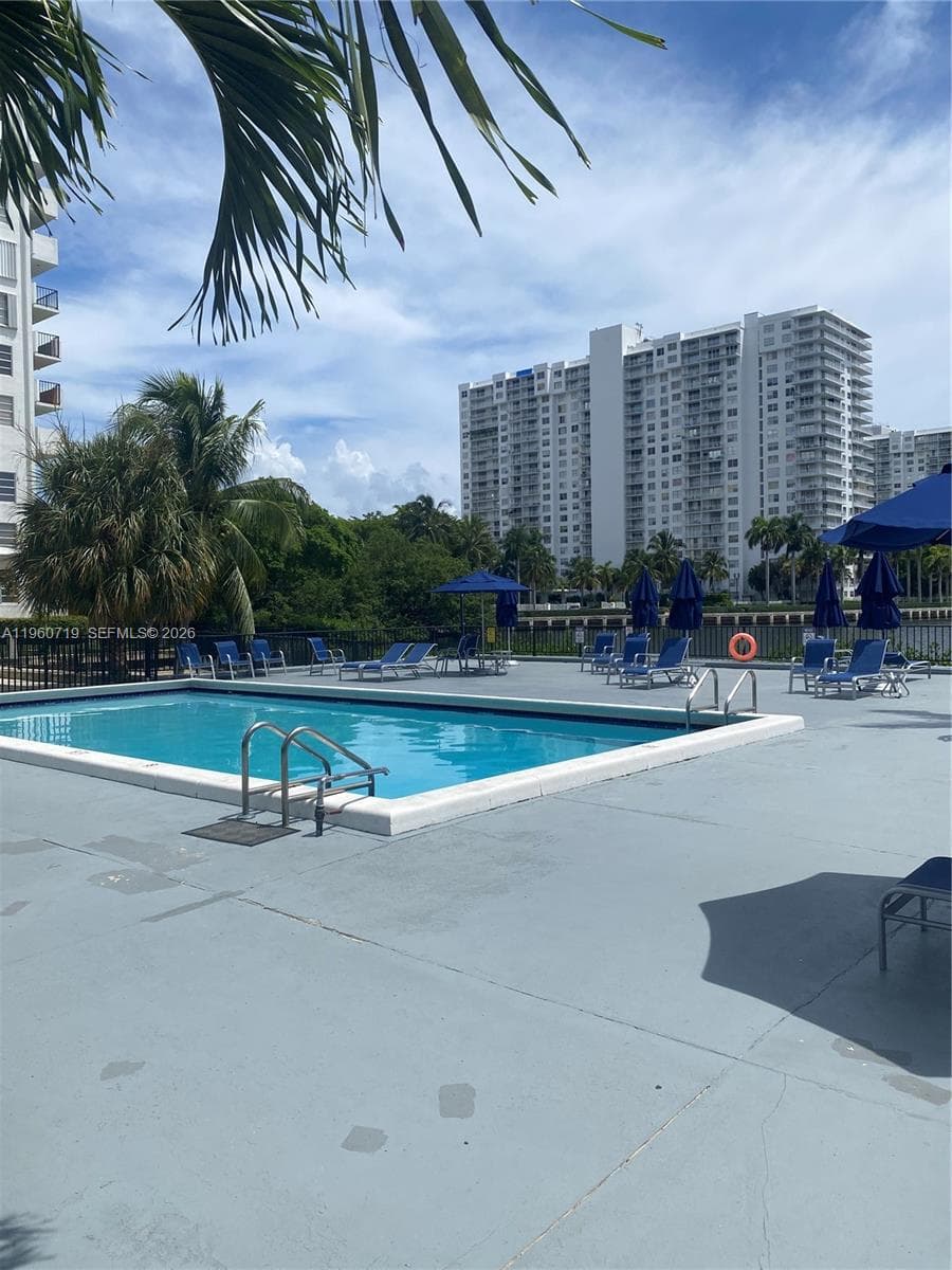 COMMODORE PLAZA CONDO · #909 in Aventura - Photo 17