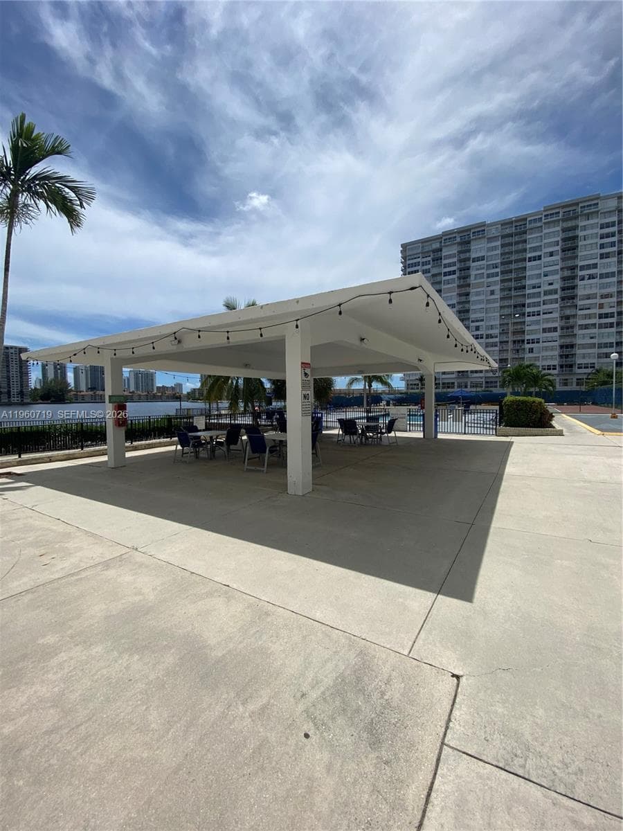 COMMODORE PLAZA CONDO · #909 in Aventura - Photo 18