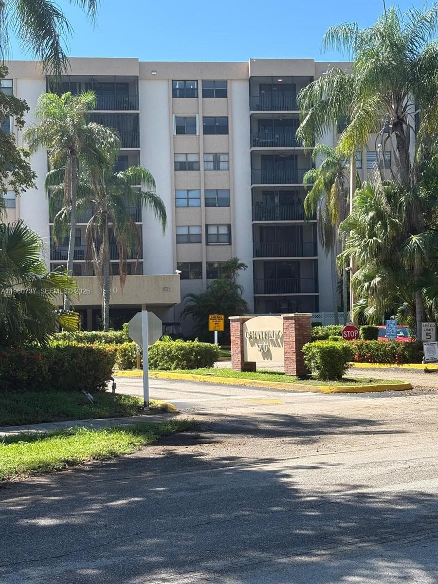 CHANTILLY CONDO · #702 in Miami - Photo 2
