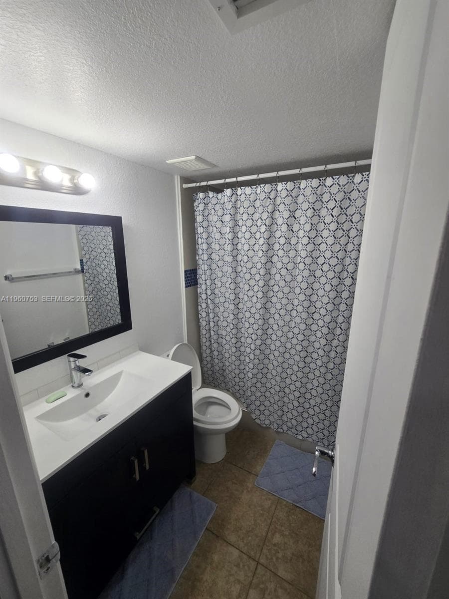 Bayview Palms Condo · #128 in North Miami - Photo 14