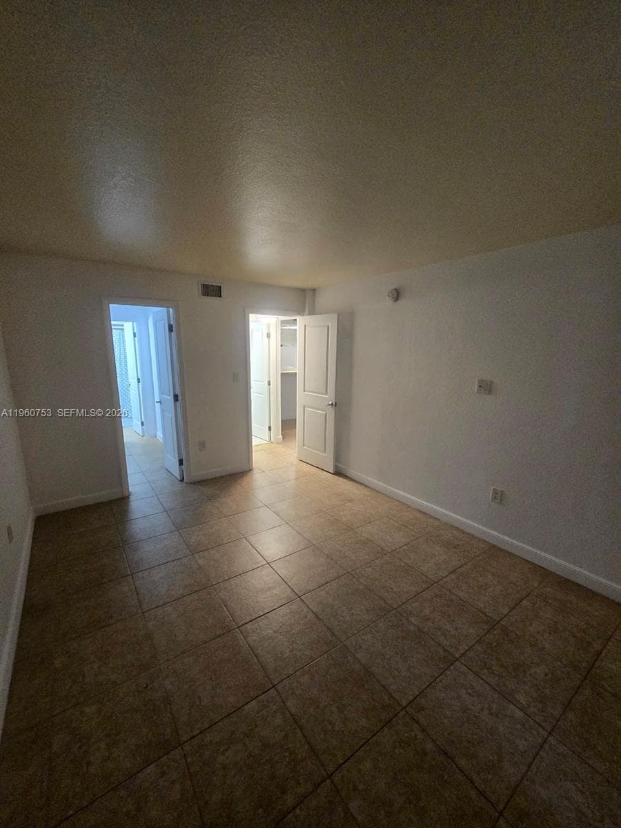 Bayview Palms Condo · #128 in North Miami - Photo 11