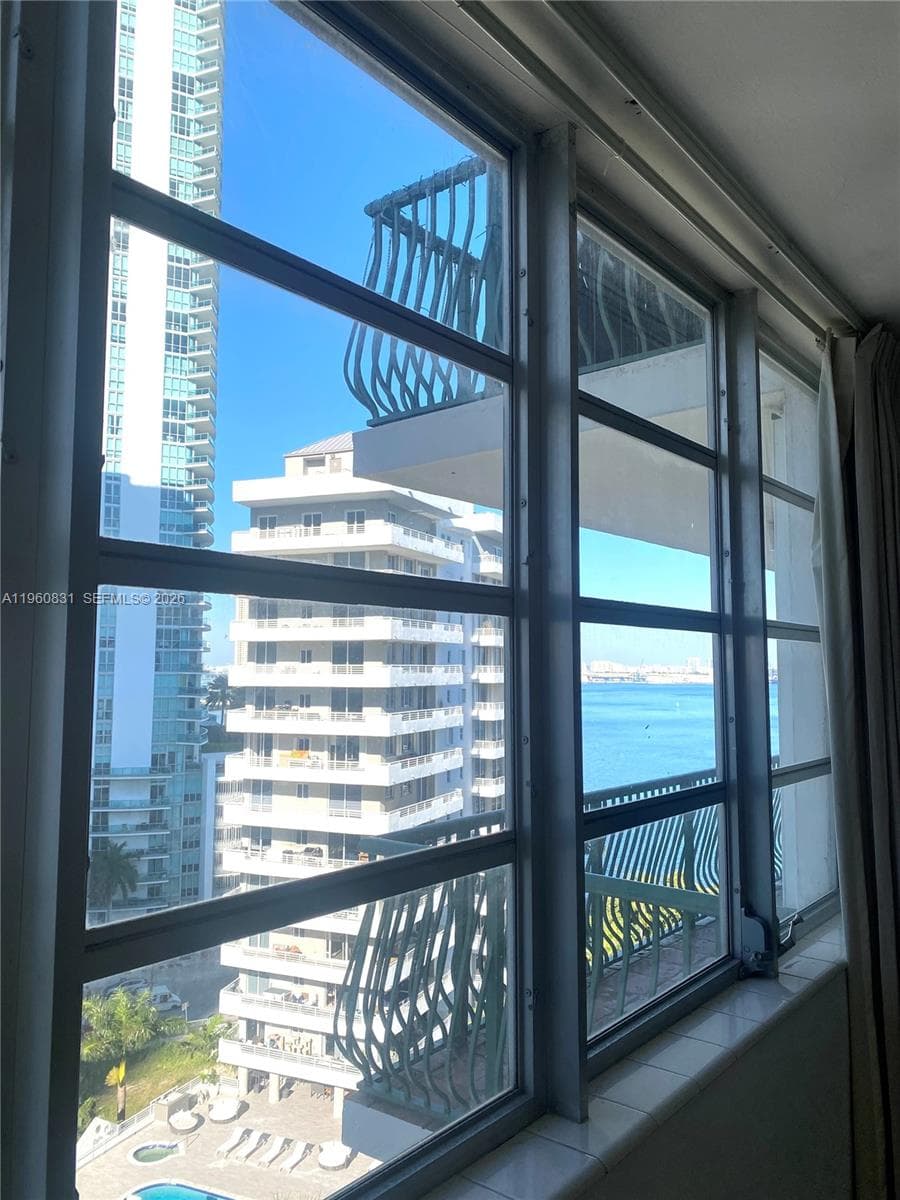 BRICKELL BAY TOWER CONDO · #1217 in Miami - Photo 2