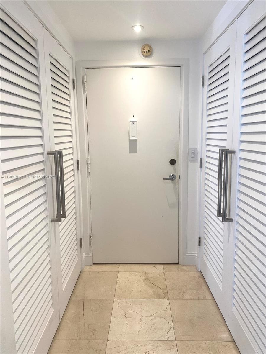 BRICKELL BAY TOWER CONDO · #1217 in Miami - Photo 5