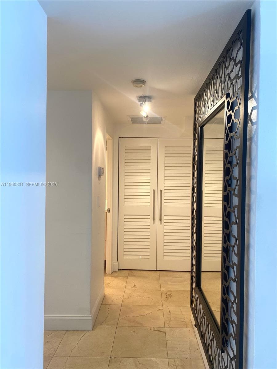 BRICKELL BAY TOWER CONDO · #1217 in Miami - Photo 4