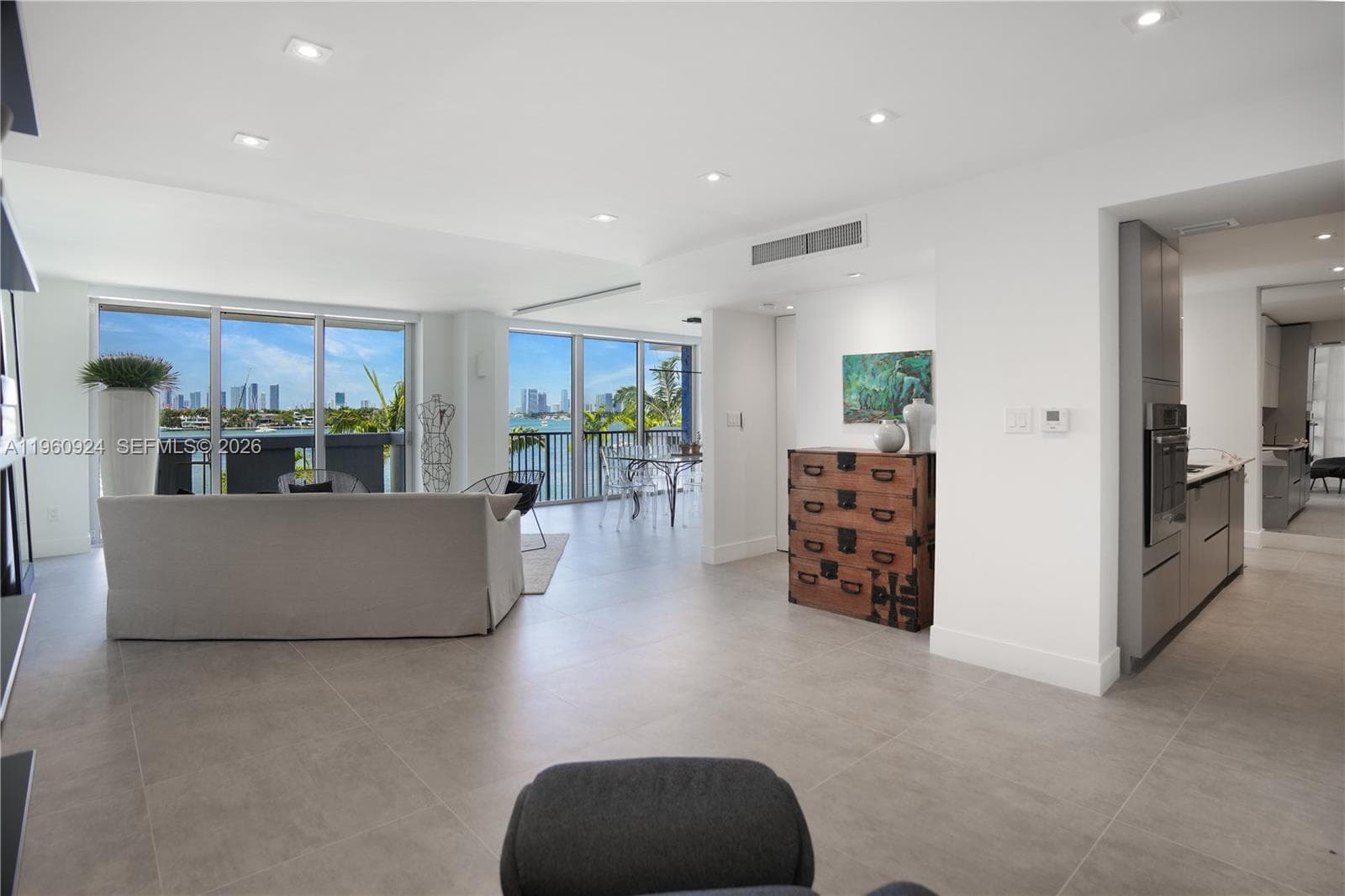 SOUTH BAY CLUB CONDO · #421 in Miami Beach - Photo 2