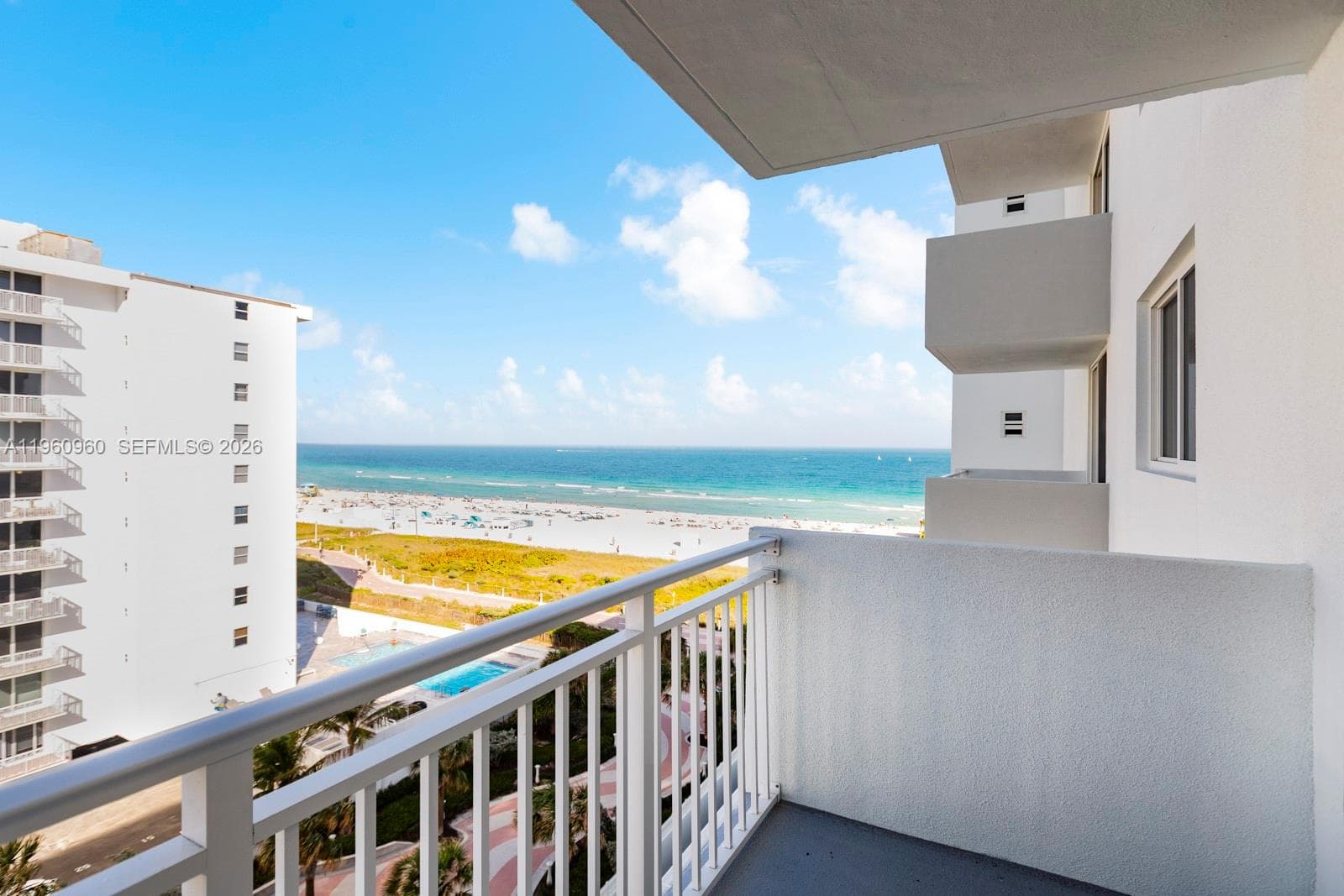 OCEAN POINT CONDO · #819 in Miami Beach - Photo 1