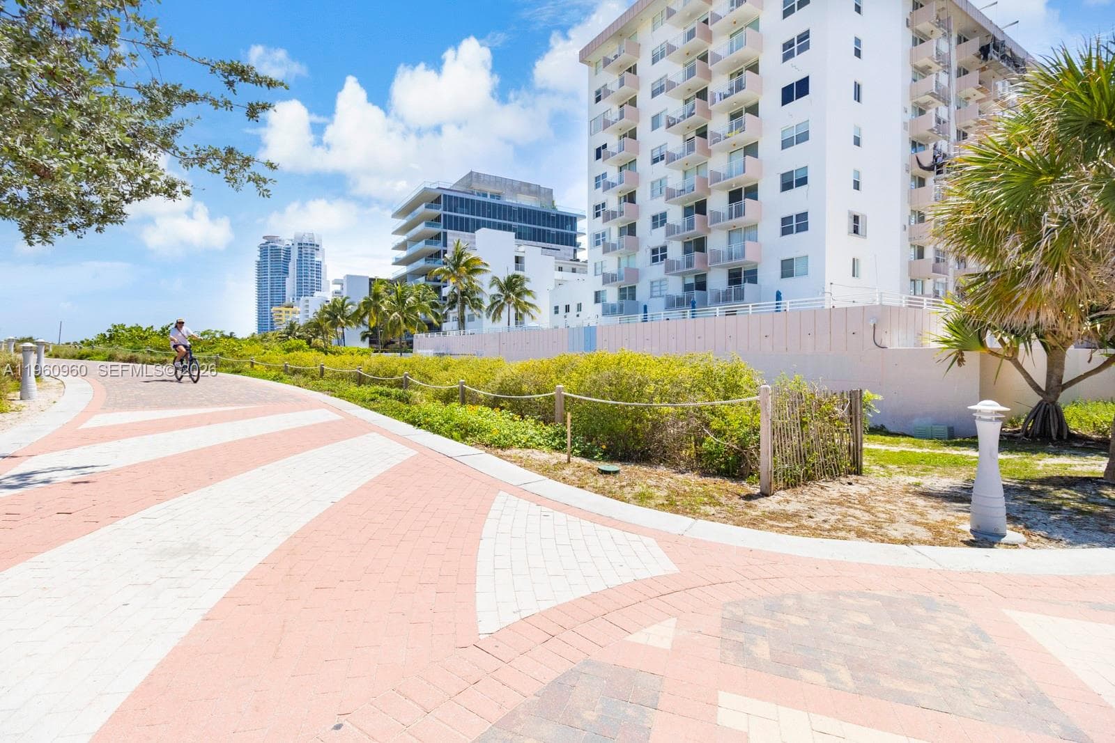 OCEAN POINT CONDO · #819 in Miami Beach - Photo 18