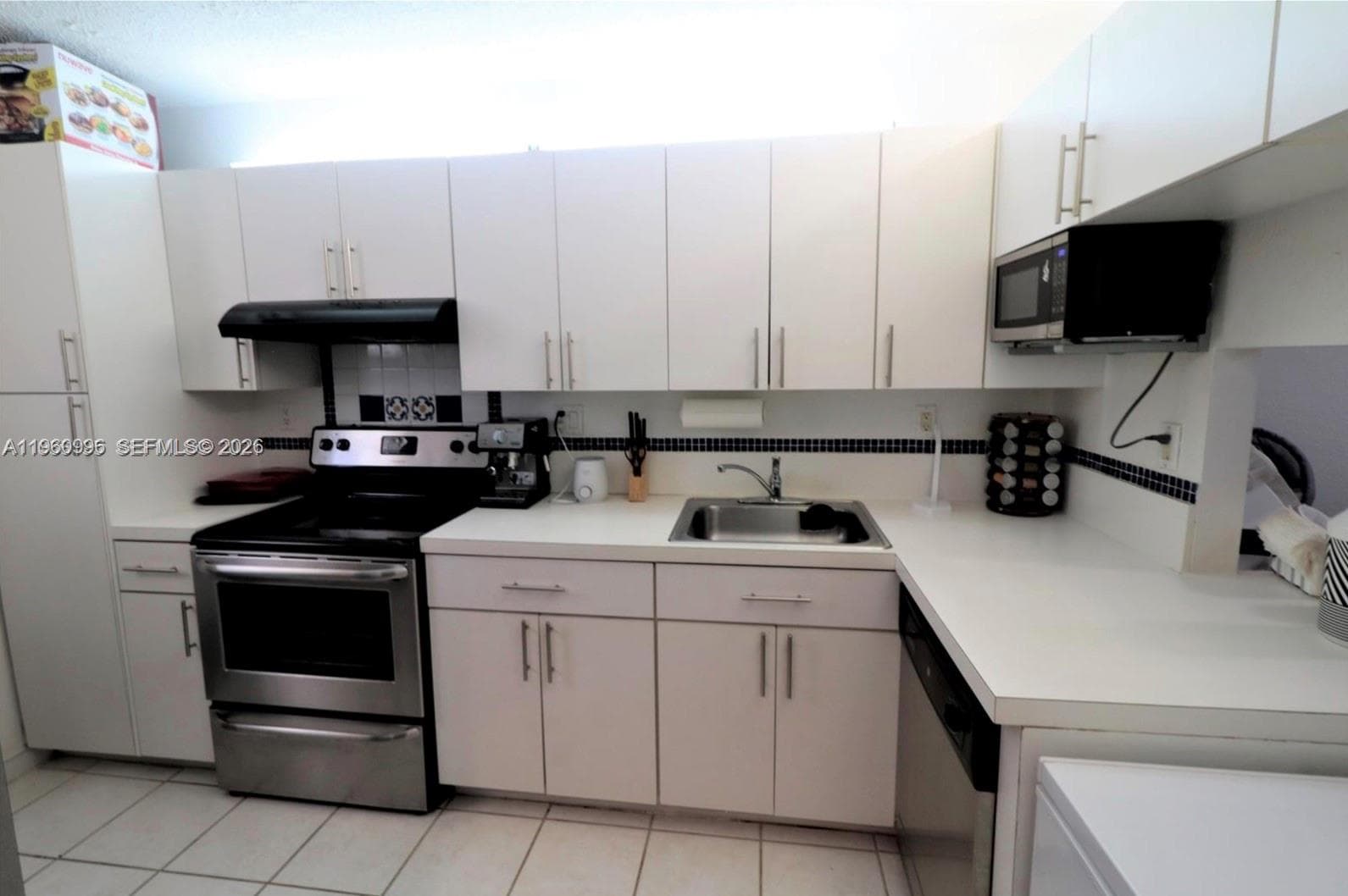 ISLAND SHORES CONDO · #707 in North Miami Beach - Photo 2