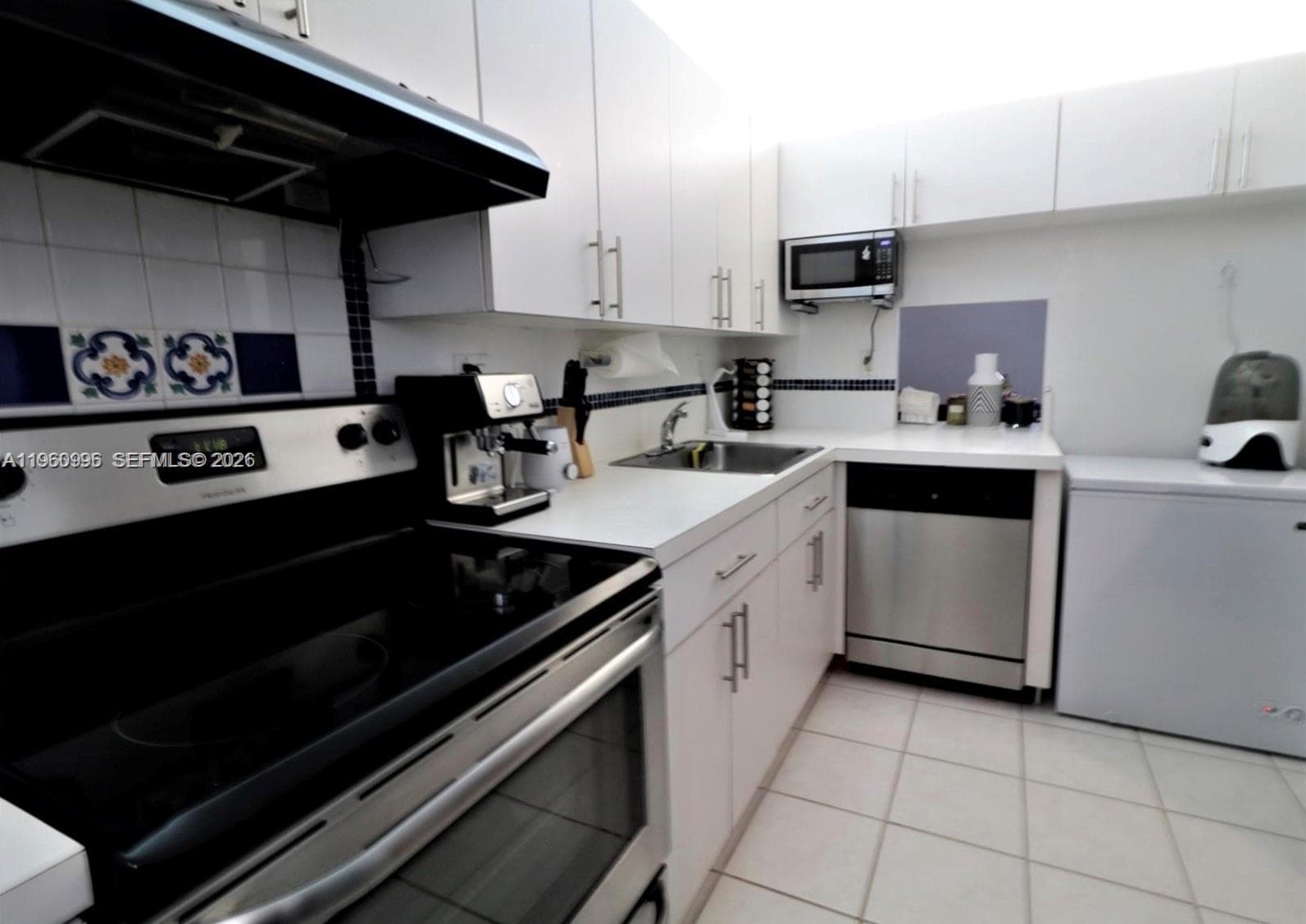 ISLAND SHORES CONDO · #707 in North Miami Beach - Photo 3