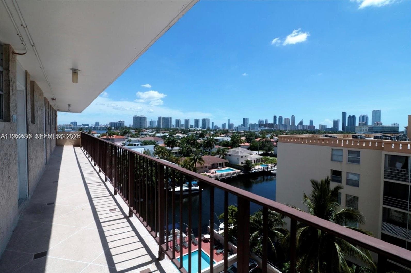 ISLAND SHORES CONDO · #707 in North Miami Beach - Photo 1