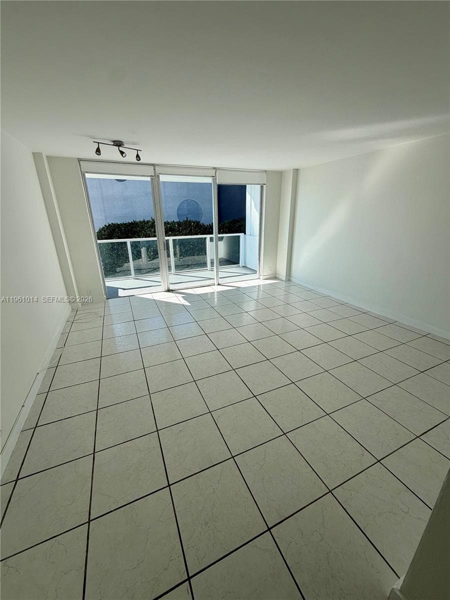 BAY PARK TOWERS CONDO · #509 in Miami - Photo 13