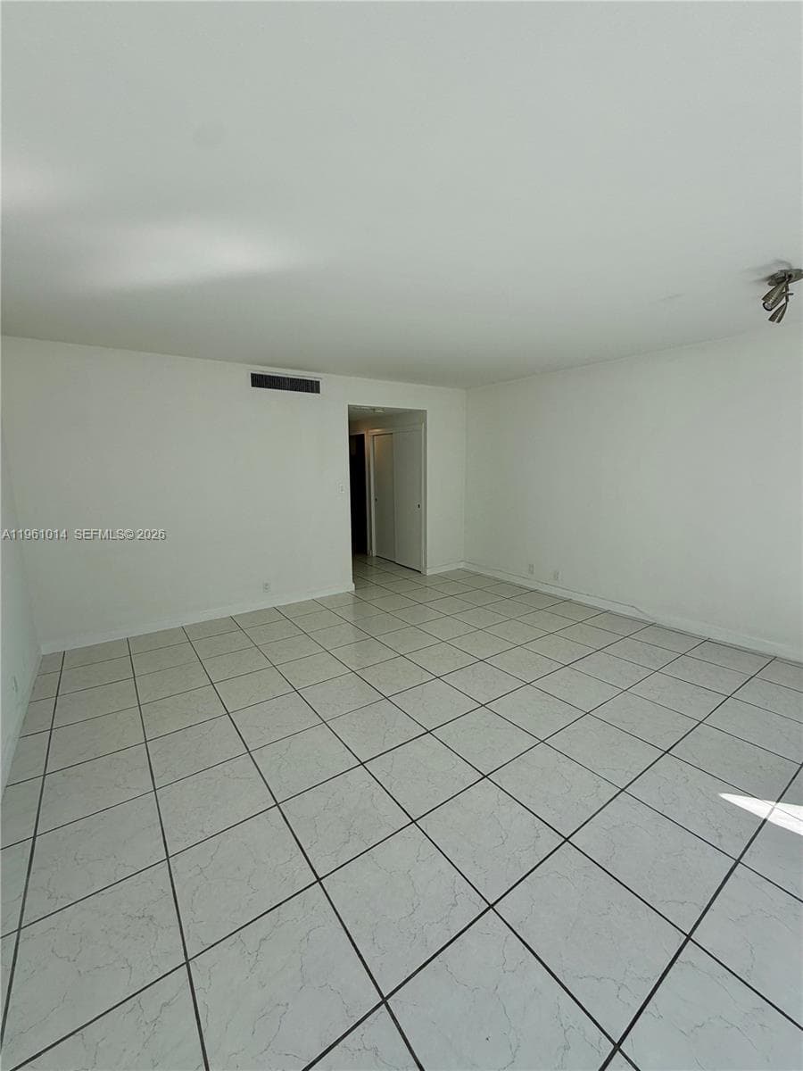 BAY PARK TOWERS CONDO · #509 in Miami - Photo 15