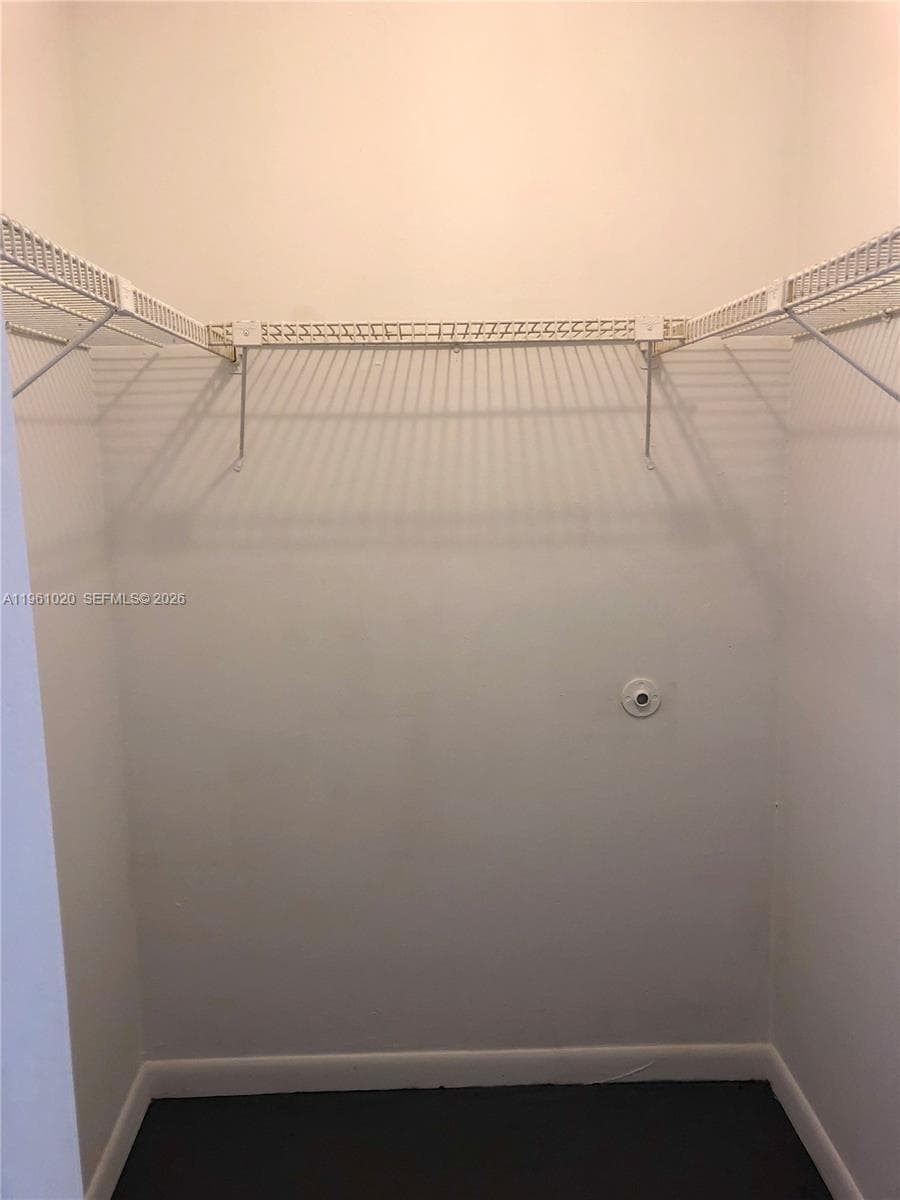 WILSHIRE CONDO · #804E in Miami - Photo 12