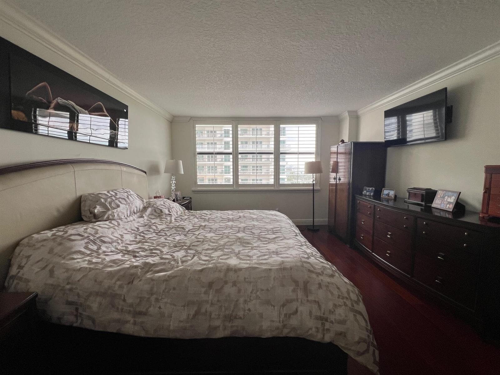 Master Bedroomn