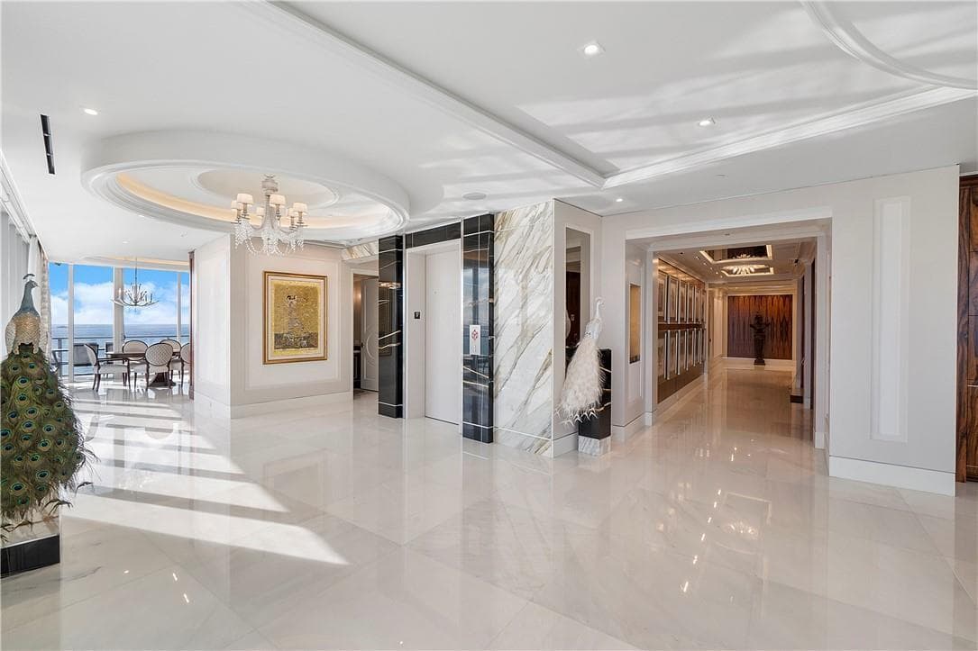 PRIVATE ELEVATOR ENTRY